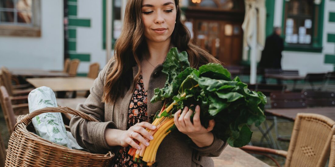 green-leaf-nutrition-healthy-hair-Niche-Salon-Bangkok-hair-tips